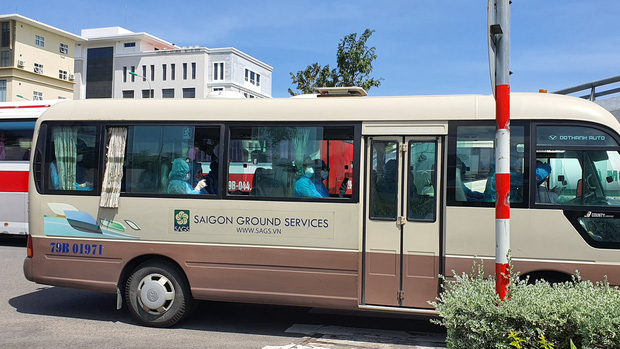 Vụ 80 người từ 'tâm dịch' Daegu đến Đà Nẵng: 1 nam thanh niên bị sốt, 20 khách Hàn Quốc tạm chấp nhận cách ly tại bệnh viện - 3