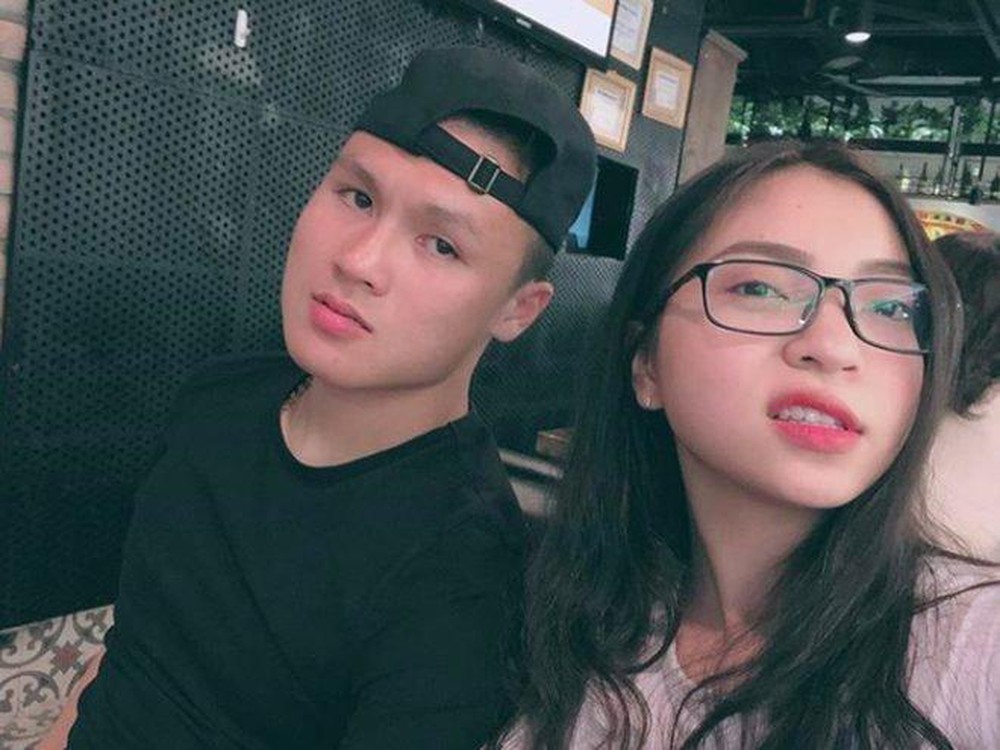 HOT: Quang Hải và Nhật Lê bị bắt gặp hẹn hò đi ăn cực tình cảm, nghi vấn đã 'nối lại tình xưa'? - 1 HOT: Quang Hải và Nhật Lê bị bắt gặp hẹn hò đi ăn cực tình cảm, nghi vấn đã 'nối lại tình xưa'? - 1