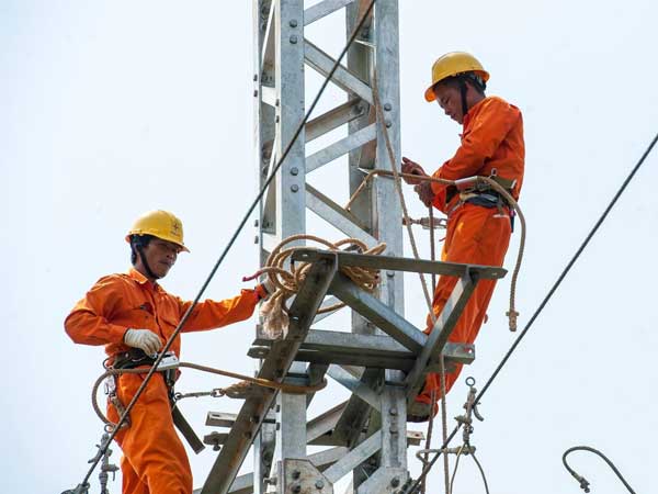 Bộ Công thương đề xuất tính giá bán lẻ điện theo 5 bậc thang Bộ Công thương đề xuất tính giá bán lẻ điện theo 5 bậc thang
