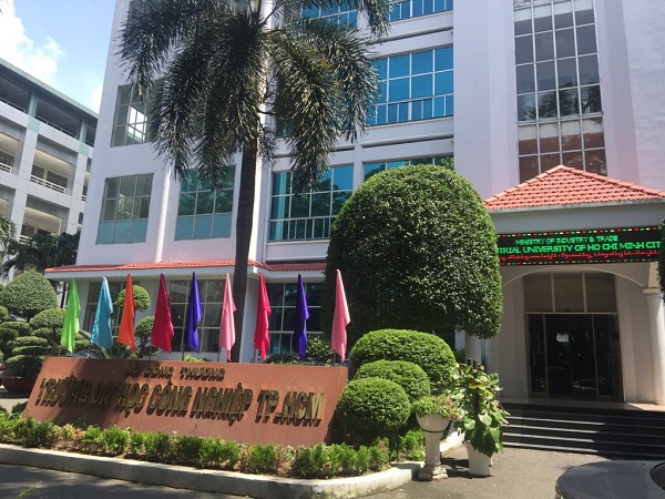 Nhiều trường đại học tại TP.HCM tiếp tục cho sinh viên nghỉ học đến hết 8/3 Nhiều trường đại học tại TP.HCM tiếp tục cho sinh viên nghỉ học đến hết 8/3