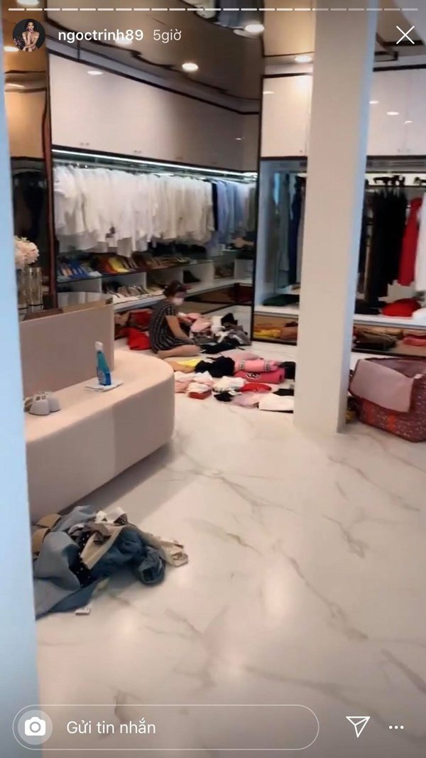 Đồ hiệu nhiều như 'tổng kho', Ngọc Trinh phải nhờ stylist đến sắp xếp tủ đồ hiệu nhưng lại trả công siêu bèo bọt - 7 Đồ hiệu nhiều như 'tổng kho', Ngọc Trinh phải nhờ stylist đến sắp xếp tủ đồ hiệu nhưng lại trả công siêu bèo bọt - 7