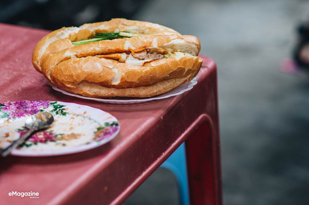 Cộng đồng mạng phát sốt với chiến dịch 'minh oan cho bánh mì Việt': 'Là món street-food lừng danh thế giới cứ không phải 'mẩu' như 20 người Hàn kia nói đâu nhé! - 8 Cộng đồng mạng phát sốt với chiến dịch 'minh oan cho bánh mì Việt': 'Là món street-food lừng danh thế giới cứ không phải 'mẩu' như 20 người Hàn kia nói đâu nhé! - 8