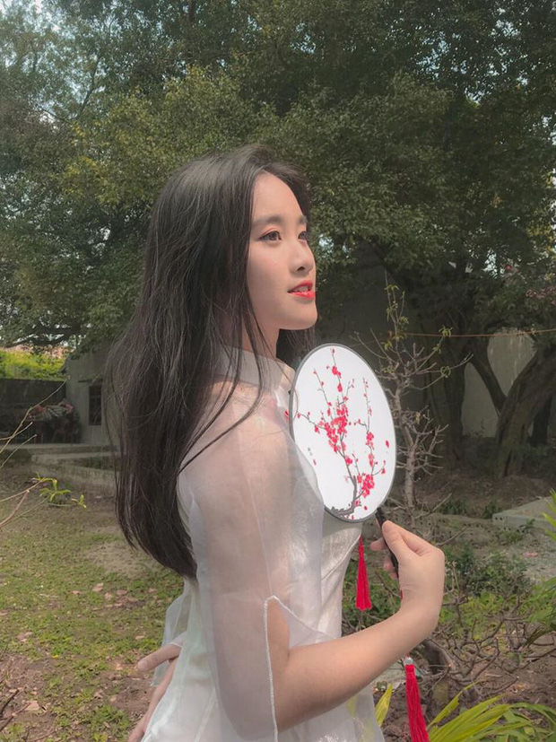 Dân mạng 'sốt xình xịch' với clip dance cover 'Mang chủng' của nữ sinh Hưng Yên: Từ động tác, thần thái đến ngoại hình đều không chê vào đâu được - 5 Dân mạng 'sốt xình xịch' với clip dance cover 'Mang chủng' của nữ sinh Hưng Yên: Từ động tác, thần thái đến ngoại hình đều không chê vào đâu được - 5