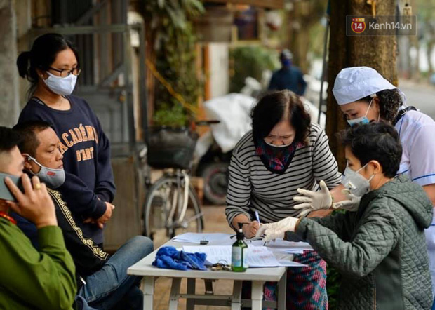 Nam tài xế dương tính Covid-19 đã đi nhiều nơi sau khi tiếp xúc với bệnh nhân thứ 17 Nam tài xế dương tính Covid-19 đã đi nhiều nơi sau khi tiếp xúc với bệnh nhân thứ 17