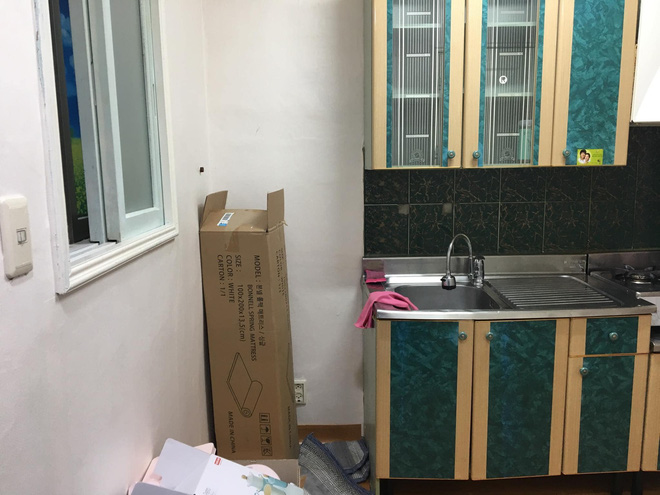 Chi 15 triệu để tân trang lại phòng trọ cũ kỹ, nữ sinh khiến dân tình 'lác mắt' với căn phòng màu hồng trong mơ - 2 Chi 15 triệu để tân trang lại phòng trọ cũ kỹ, nữ sinh khiến dân tình 'lác mắt' với căn phòng màu hồng trong mơ - 2