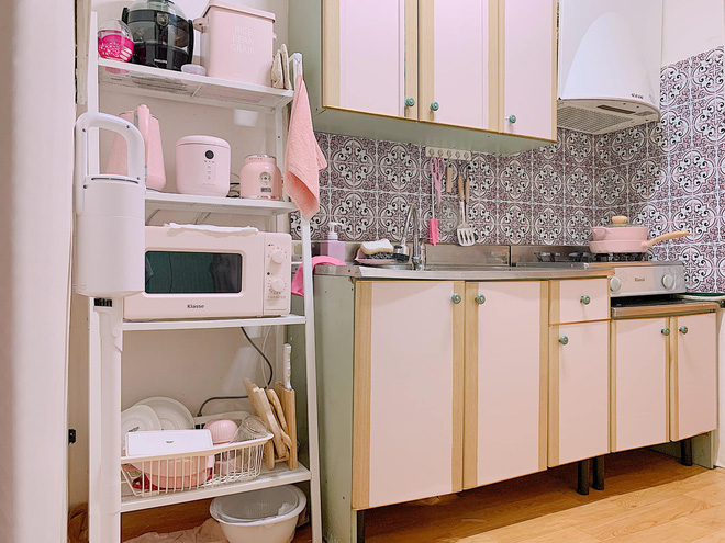 Chi 15 triệu để tân trang lại phòng trọ cũ kỹ, nữ sinh khiến dân tình 'lác mắt' với căn phòng màu hồng trong mơ - 3 Chi 15 triệu để tân trang lại phòng trọ cũ kỹ, nữ sinh khiến dân tình 'lác mắt' với căn phòng màu hồng trong mơ - 3