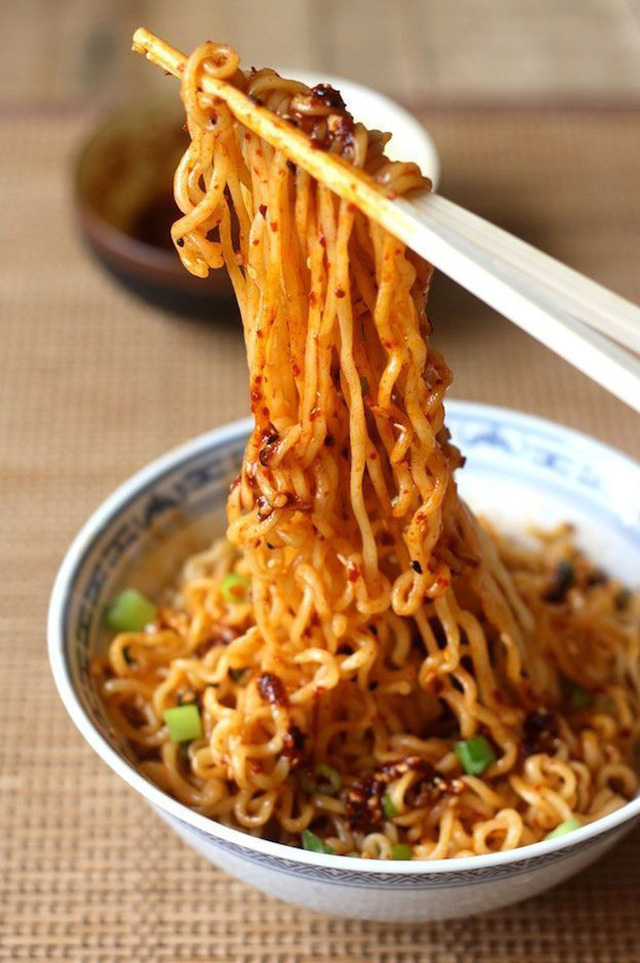5 việc khi ăn mì tôm cần áp dụng ngay để tránh 'rước bệnh vào thân' 5 việc khi ăn mì tôm cần áp dụng ngay để tránh 'rước bệnh vào thân'
