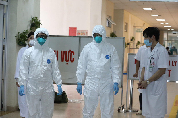 Phó Giám đốc Sở Y tế Hà Nội: 'Trên địa bàn thành phố bắt đầu có biểu hiện lây lan ra cộng đồng' Phó Giám đốc Sở Y tế Hà Nội: 'Trên địa bàn thành phố bắt đầu có biểu hiện lây lan ra cộng đồng'
