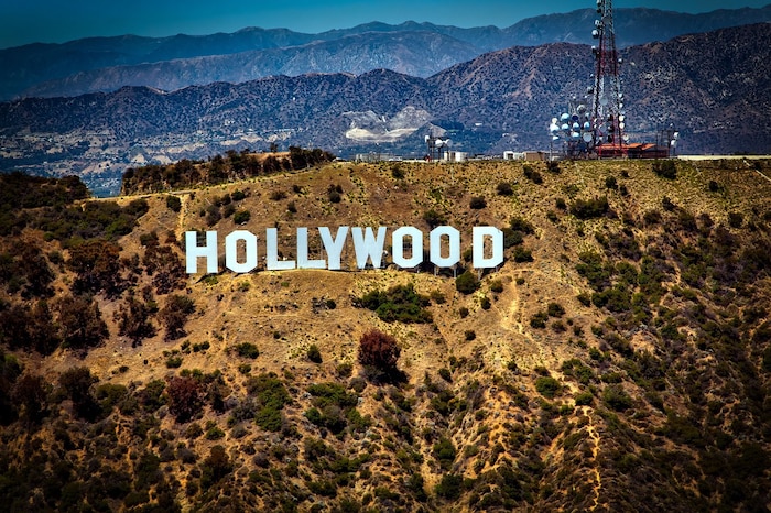 Loạt phim hủy chiếu và sản xuất, Mỹ đóng cửa rạp chiếu, Hollywood tổn thất 20 tỷ USD vì Covid-19 Loạt phim hủy chiếu và sản xuất, Mỹ đóng cửa rạp chiếu, Hollywood tổn thất 20 tỷ USD vì Covid-19