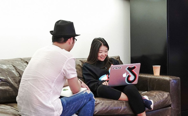 'Cha đẻ TikTok' muốn đấu với Google bằng việc tạo ra bộ ứng dụng văn phòng trên mây 'Cha đẻ TikTok' muốn đấu với Google bằng việc tạo ra bộ ứng dụng văn phòng trên mây