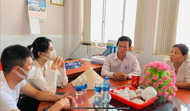 Hành trình giúp miền Tây vượt hạn mặn của Thủy Tiên: Bất chấp vết mổ vẫn chưa lành phải kiêng nắng gió vẫn cùng chồng đi khảo sát, số tiền kêu gọi đã lên tới 9 tỷ - 3 Hành trình giúp miền Tây vượt hạn mặn của Thủy Tiên: Bất chấp vết mổ vẫn chưa lành phải kiêng nắng gió vẫn cùng chồng đi khảo sát, số tiền kêu gọi đã lên tới 9 tỷ - 3