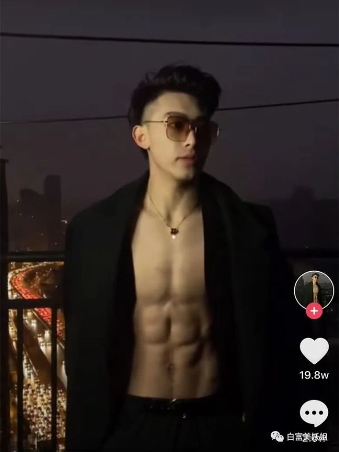 Đang livestream bị lỗi filter làm đẹp, hotboy 'bản sao Đặng Luân' bị cộng đồng mạng ném đá dữ dội - 1 Đang livestream bị lỗi filter làm đẹp, hotboy 'bản sao Đặng Luân' bị cộng đồng mạng ném đá dữ dội - 1