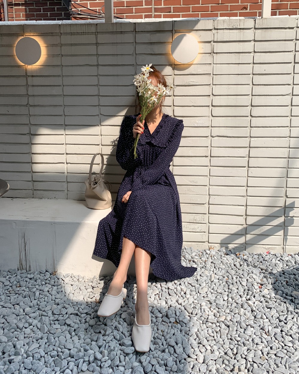 Lấy cảm hứng từ Selena Gomez, bạn sẽ nhận ra không sắm đồ chấm bi thì thiệt thòi cho phong cách quá! - 8 Lấy cảm hứng từ Selena Gomez, bạn sẽ nhận ra không sắm đồ chấm bi thì thiệt thòi cho phong cách quá! - 8