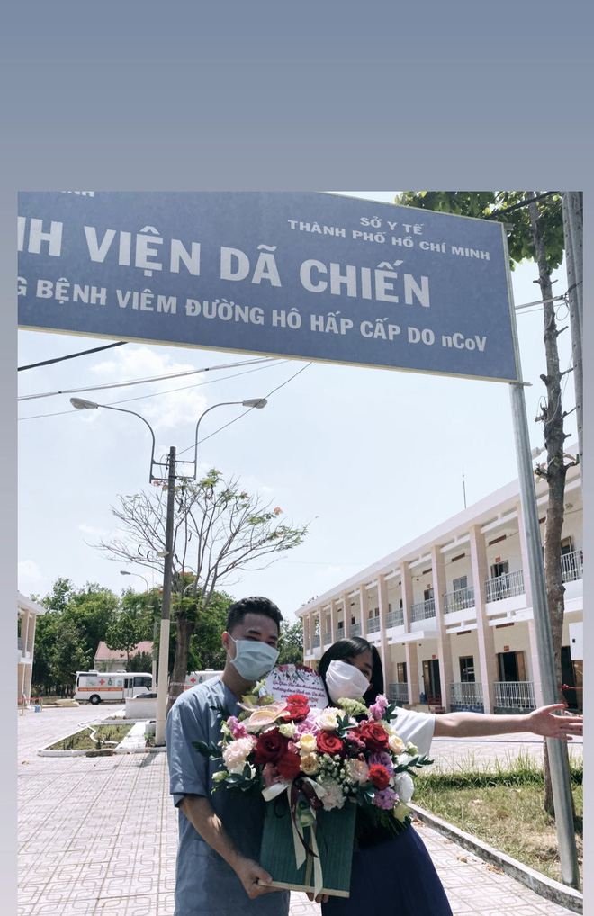 Vừa rời khỏi khu cách ly được 2 ngày Châu Bùi đã lao về và xách theo 140 cây quạt, 1000 chai nước rửa tay cho bệnh viện - 5 Vừa rời khỏi khu cách ly được 2 ngày Châu Bùi đã lao về và xách theo 140 cây quạt, 1000 chai nước rửa tay cho bệnh viện - 5