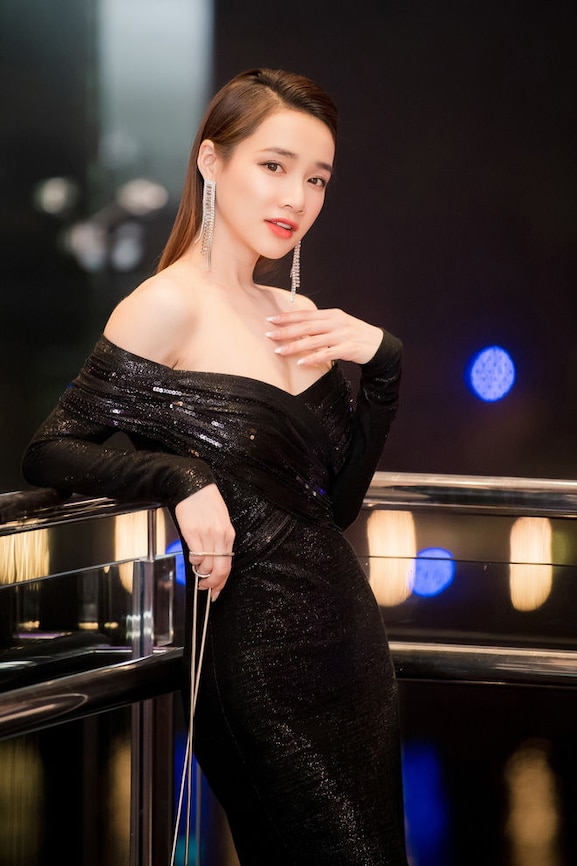 Nhan sắc, thời trang thăng hạng của loạt mỹ nhân Việt sau khi sinh con - 12 Nhan sắc, thời trang thăng hạng của loạt mỹ nhân Việt sau khi sinh con - 12