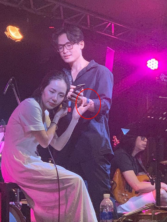 Hà Anh Tuấn: Chàng thiếu gia thứ thiệt của showbiz, đời tư kín kẽ nhưng một khi đã vướng tin đồn tình ái thì chỉ toàn 'yêu' đại mỹ nhân - 5 Hà Anh Tuấn: Chàng thiếu gia thứ thiệt của showbiz, đời tư kín kẽ nhưng một khi đã vướng tin đồn tình ái thì chỉ toàn 'yêu' đại mỹ nhân - 5