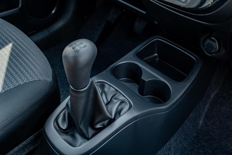 Mitsubishi Attrage chỉ 375 triệu, đối thủ của Kia Soluto - 6 Mitsubishi Attrage chỉ 375 triệu, đối thủ của Kia Soluto - 6