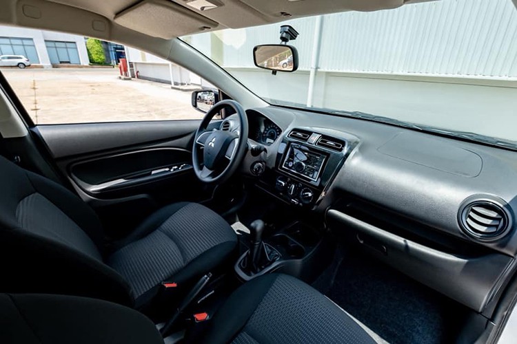 Mitsubishi Attrage chỉ 375 triệu, đối thủ của Kia Soluto - 5 Mitsubishi Attrage chỉ 375 triệu, đối thủ của Kia Soluto - 5
