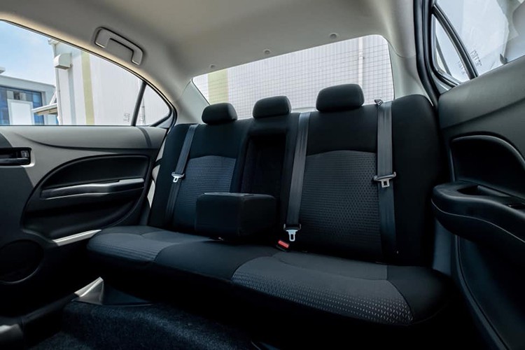 Mitsubishi Attrage chỉ 375 triệu, đối thủ của Kia Soluto - 7 Mitsubishi Attrage chỉ 375 triệu, đối thủ của Kia Soluto - 7