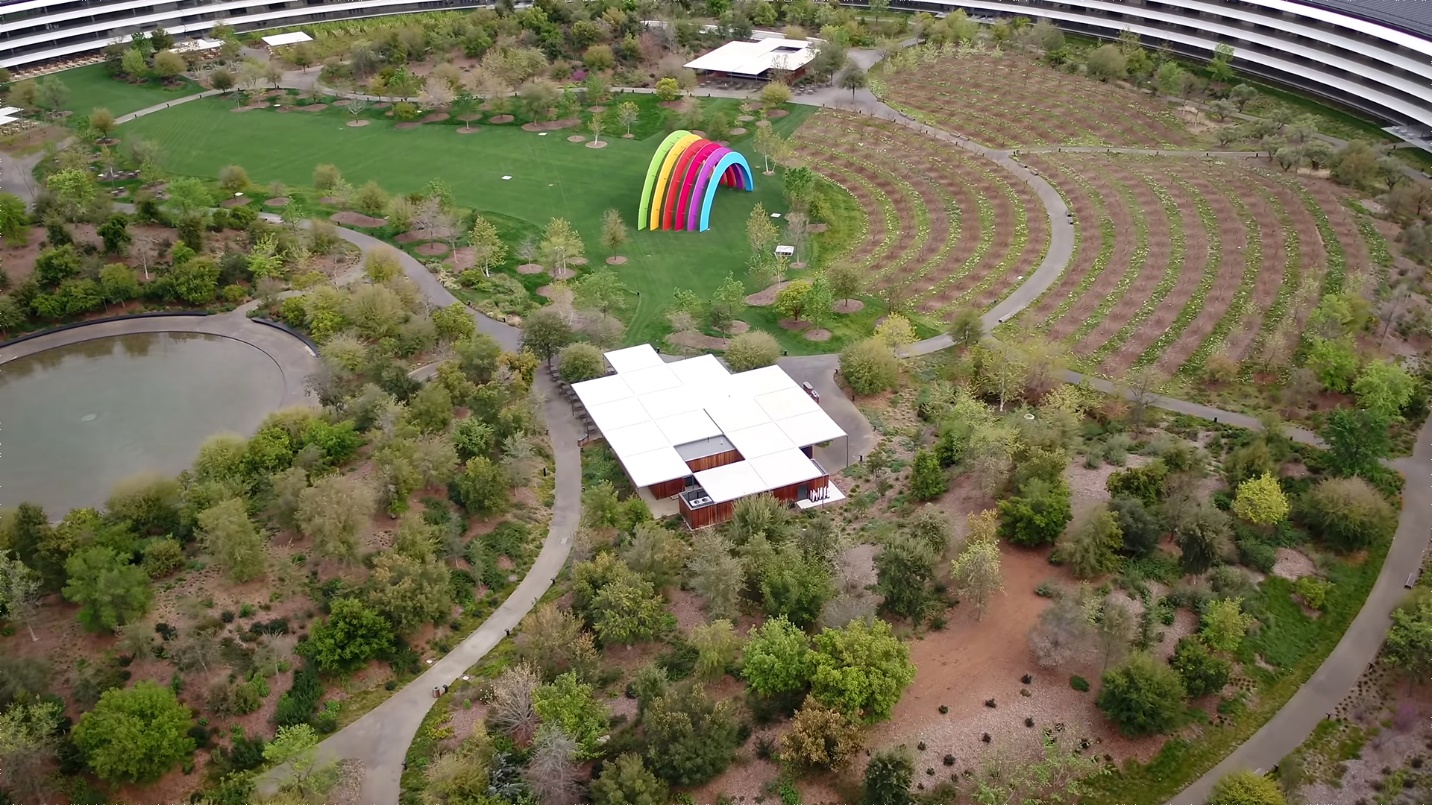 Cho nhân viên làm việc tại nhà vì COVID-19, Apple Park trông như một phi thuyền bỏ hoang - 1 Cho nhân viên làm việc tại nhà vì COVID-19, Apple Park trông như một phi thuyền bỏ hoang - 1
