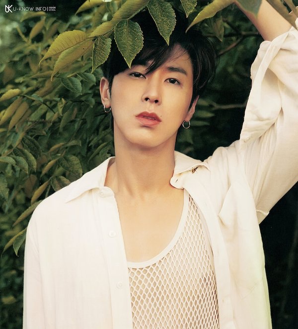 Nam idol lão làng đăng ký thành công bản quyền chiếc khẩu trang kiểu mới tiện lợi cho việc ăn uống và nói chuyện giữa mùa dịch Covid-19 - 3 Nam idol lão làng đăng ký thành công bản quyền chiếc khẩu trang kiểu mới tiện lợi cho việc ăn uống và nói chuyện giữa mùa dịch Covid-19 - 3