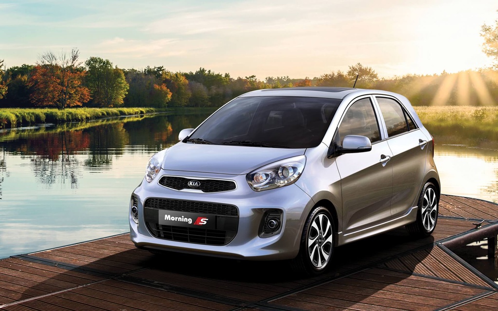 Hyundai Grand i10 và Kia Morning bản cao cấp, xe nào cho người mới? - 1 Hyundai Grand i10 và Kia Morning bản cao cấp, xe nào cho người mới? - 1