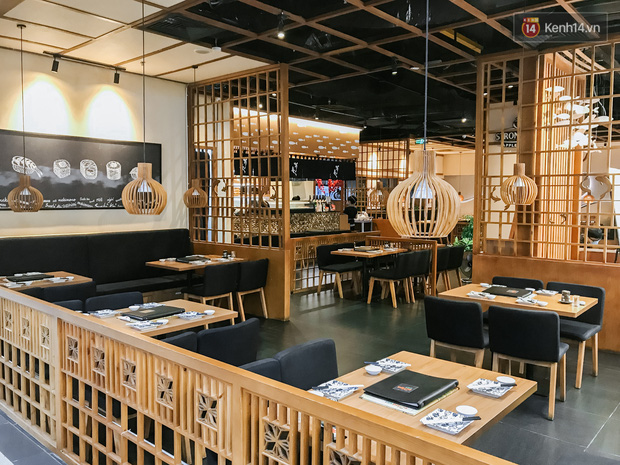 Cảnh tượng vắng chưa từng thấy tại loạt trung tâm thương mại đình đám nhất Sài Gòn, số người ra vào chỉ đếm trên đầu ngón tay - 21 Cảnh tượng vắng chưa từng thấy tại loạt trung tâm thương mại đình đám nhất Sài Gòn, số người ra vào chỉ đếm trên đầu ngón tay - 21