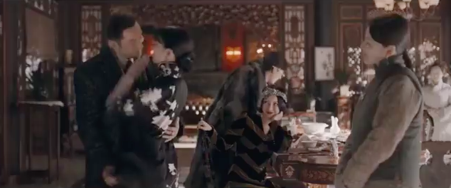 Lộ loạt cảnh ân ái, giường chiếu của Xa Thi Mạn - Huỳnh Hiểu Minh trong phim mới - 5 Lộ loạt cảnh ân ái, giường chiếu của Xa Thi Mạn - Huỳnh Hiểu Minh trong phim mới - 5