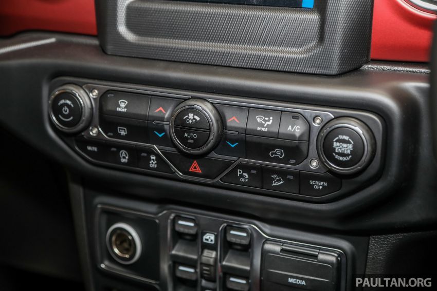 Jeep Wrangler Unlimited Rubicon quay trở lại Malaysia, hi vọng sẽ sớm về Việt Nam - 7 Jeep Wrangler Unlimited Rubicon quay trở lại Malaysia, hi vọng sẽ sớm về Việt Nam - 7