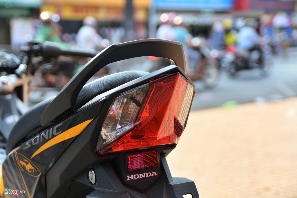 Mua xe côn tay 150 cc - chọn Suzuki Satria chính hãng hay Honda Sonic? - 4 Mua xe côn tay 150 cc - chọn Suzuki Satria chính hãng hay Honda Sonic? - 4