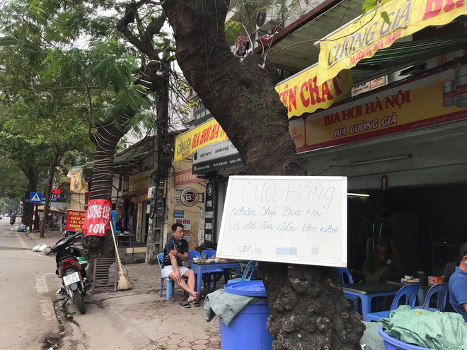 Sau lệnh dừng hoạt động, hàng quán ở Hà Nội bất ngờ thay đổi hình thức bán hàng - 14 Sau lệnh dừng hoạt động, hàng quán ở Hà Nội bất ngờ thay đổi hình thức bán hàng - 14