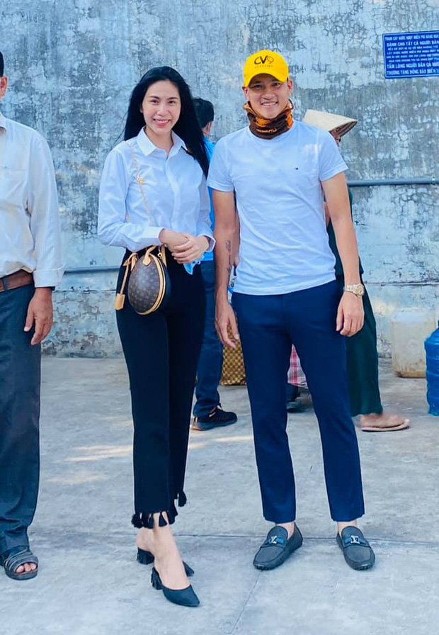 Thủy Tiên: "Người ta nói tôi lừa tiền, dùng tiền để làm màu, đánh bóng tên tuổi" - 3 Thủy Tiên: "Người ta nói tôi lừa tiền, dùng tiền để làm màu, đánh bóng tên tuổi" - 3