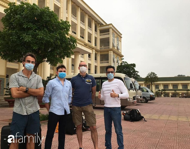 Chàng trai người Anh viết nhật ký cách ly khiến bạn bè quốc tế 'cám ơn Việt Nam' tiết lộ hình ảnh sau khi rời trại và chuỗi ngày bất ngờ nổi tiếng - 7 Chàng trai người Anh viết nhật ký cách ly khiến bạn bè quốc tế 'cám ơn Việt Nam' tiết lộ hình ảnh sau khi rời trại và chuỗi ngày bất ngờ nổi tiếng - 7