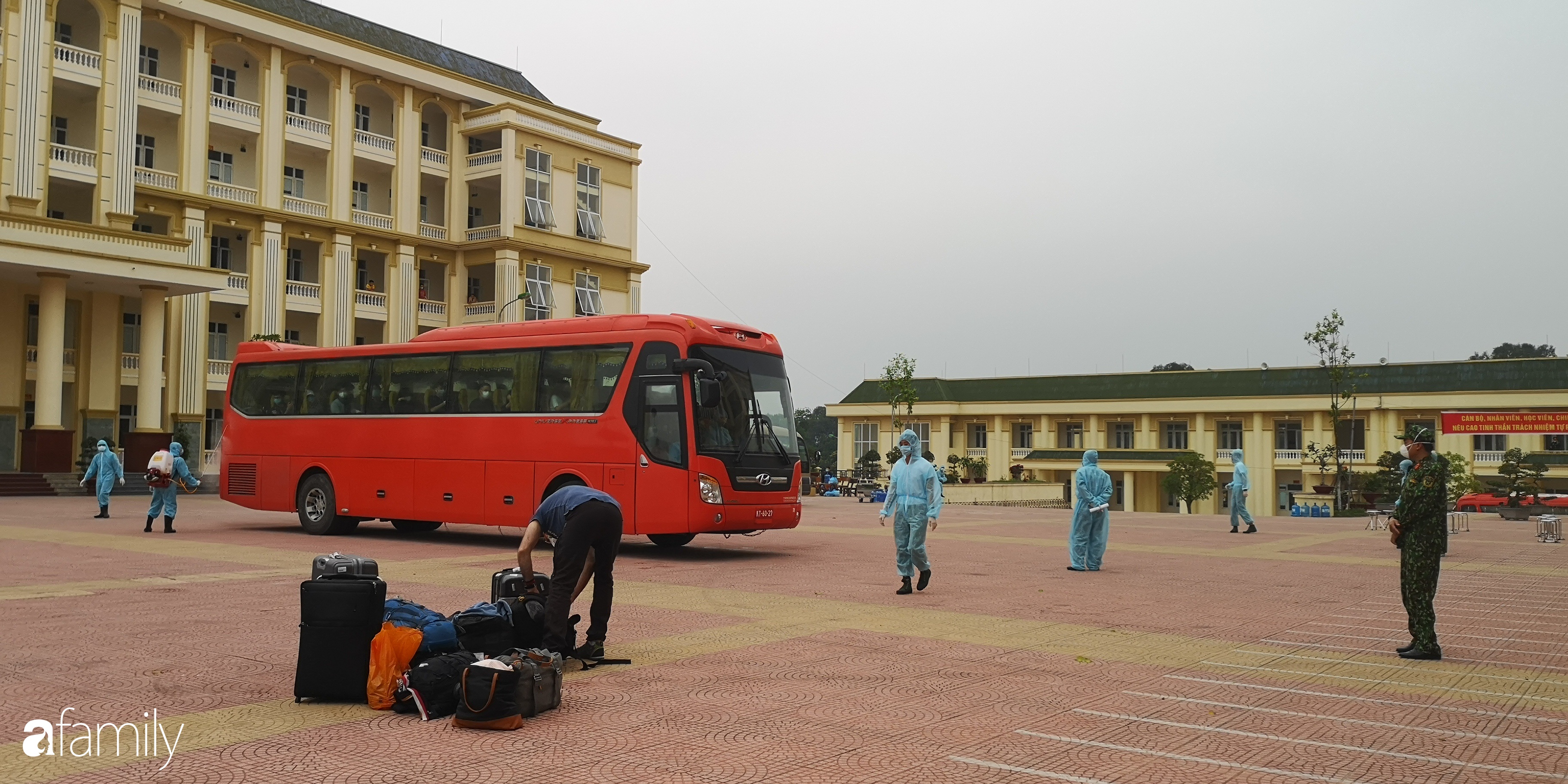 Chàng trai người Anh viết nhật ký cách ly khiến bạn bè quốc tế 'cám ơn Việt Nam' tiết lộ hình ảnh sau khi rời trại và chuỗi ngày bất ngờ nổi tiếng - 1 Chàng trai người Anh viết nhật ký cách ly khiến bạn bè quốc tế 'cám ơn Việt Nam' tiết lộ hình ảnh sau khi rời trại và chuỗi ngày bất ngờ nổi tiếng - 1