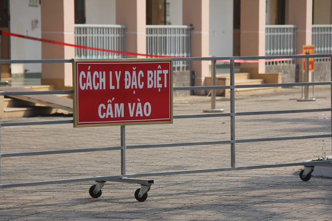 Ảnh: 4 nữ bệnh nhân nhiễm Covid-19 ở TP.HCM xuất viện, gửi lời cảm ơn và dành hết hoa tặng các bác sĩ điều trị - 15 Ảnh: 4 nữ bệnh nhân nhiễm Covid-19 ở TP.HCM xuất viện, gửi lời cảm ơn và dành hết hoa tặng các bác sĩ điều trị - 15