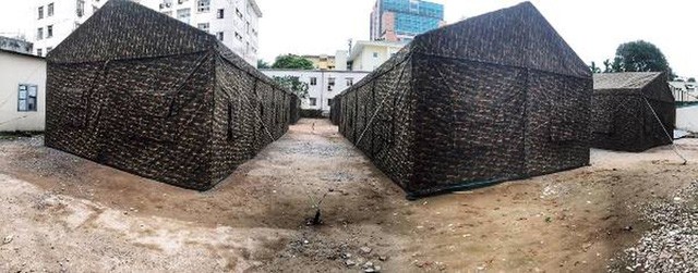 Những hình ảnh đầy cảm động trong khu vực 'nội bất xuất, ngoại bất nhập' giữa ổ dịch lớn nhất Thủ đô - 10 Những hình ảnh đầy cảm động trong khu vực 'nội bất xuất, ngoại bất nhập' giữa ổ dịch lớn nhất Thủ đô - 10
