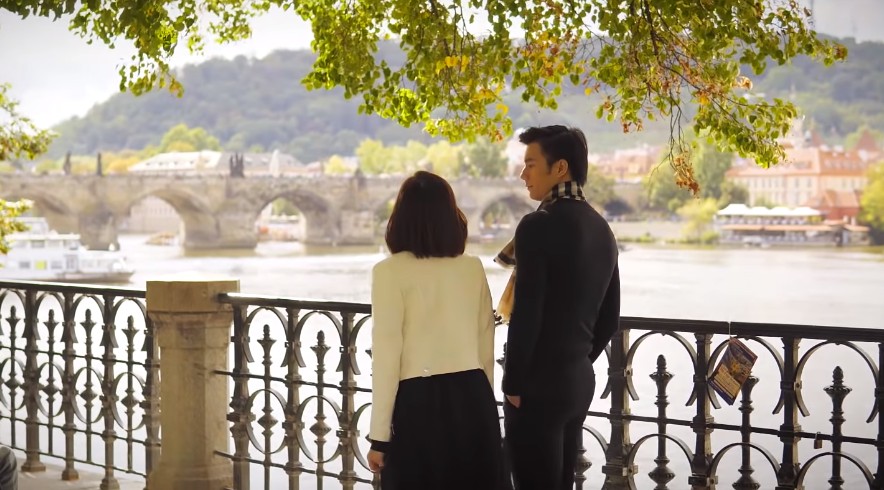 Đầu tư không kém 'Hạ cánh nơi anh', 'Tình yêu và tham vọng' cũng đưa cả dàn diễn viên sang châu Âu tráng lệ ghi hình - 7 Đầu tư không kém 'Hạ cánh nơi anh', 'Tình yêu và tham vọng' cũng đưa cả dàn diễn viên sang châu Âu tráng lệ ghi hình - 7