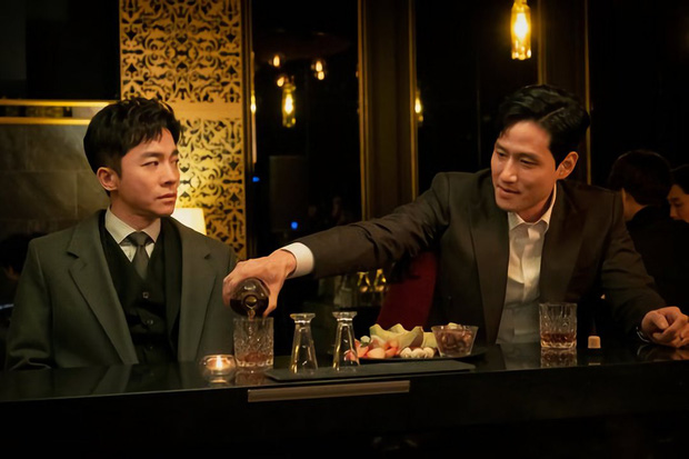 Phim 19+ Thế Giới Hôn Nhân: Màn tái xuất nóng bỏng của Kim Hee Ae, drama tiểu tam khiến chị em vừa xem đã muốn ở giá! - 13 Phim 19+ Thế Giới Hôn Nhân: Màn tái xuất nóng bỏng của Kim Hee Ae, drama tiểu tam khiến chị em vừa xem đã muốn ở giá! - 13
