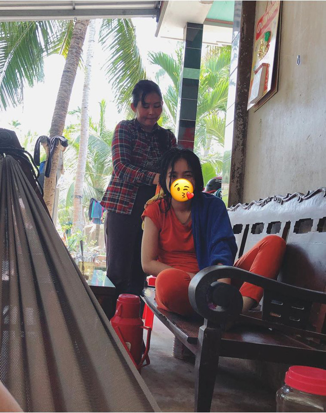 Hội chị em 'đỏ mắt' với nàng dâu số hưởng, được mẹ chồng tự tay gội đầu rồi sấy tóc cho - 1 Hội chị em 'đỏ mắt' với nàng dâu số hưởng, được mẹ chồng tự tay gội đầu rồi sấy tóc cho - 1