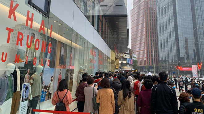 Vừa rầm rộ khai trương, Uniqlo phải tạm đóng cửa hai cửa hàng tại Việt Nam - 1 Vừa rầm rộ khai trương, Uniqlo phải tạm đóng cửa hai cửa hàng tại Việt Nam - 1