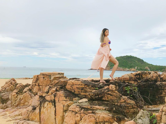 Nhan sắc nóng bỏng và cuộc sống xa hoa của nữ diễn viên là con gái đại gia thủy sản - 8 Nhan sắc nóng bỏng và cuộc sống xa hoa của nữ diễn viên là con gái đại gia thủy sản - 8