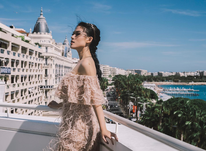 Nhan sắc nóng bỏng và cuộc sống xa hoa của nữ diễn viên là con gái đại gia thủy sản - 10 Nhan sắc nóng bỏng và cuộc sống xa hoa của nữ diễn viên là con gái đại gia thủy sản - 10