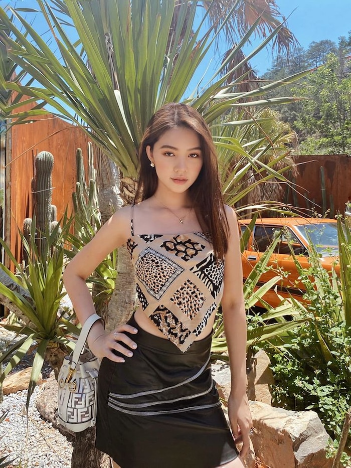 Đeo găng tay rửa chén, Jolie Nguyễn vẫn sang chảnh chuẩn 'rich kids' nhờ trang sức đắt đỏ - 7 Đeo găng tay rửa chén, Jolie Nguyễn vẫn sang chảnh chuẩn 'rich kids' nhờ trang sức đắt đỏ - 7