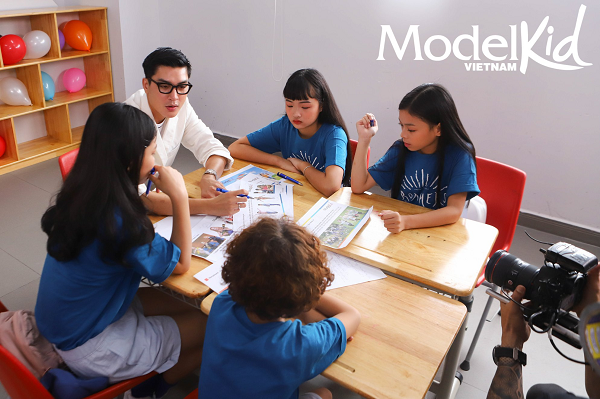 Tập 5 Model Kid Vietnama: 'Chị đại' Tuyết Lan giành chiến thắng tuyệt đối, HLV Quang Đại bất ngờ tuyên bố rút khỏi chương trình - 1 Tập 5 Model Kid Vietnama: 'Chị đại' Tuyết Lan giành chiến thắng tuyệt đối, HLV Quang Đại bất ngờ tuyên bố rút khỏi chương trình - 1