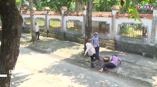 'Luật trời': Được 'tú ông' giải cứu khi bị giang hồ đập đánh, Trang - Ngọc Lan trở thành gái ngành để báo đáp - 3 'Luật trời': Được 'tú ông' giải cứu khi bị giang hồ đập đánh, Trang - Ngọc Lan trở thành gái ngành để báo đáp - 3