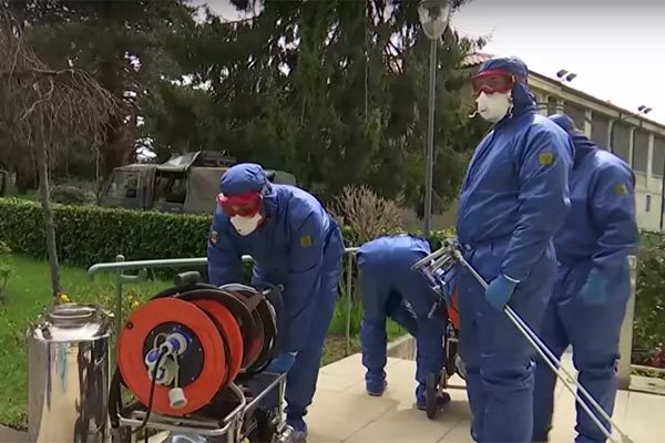 Nga điều quân tới giúp 'tâm dịch' của Italia chống Covid-19 Nga điều quân tới giúp 'tâm dịch' của Italia chống Covid-19