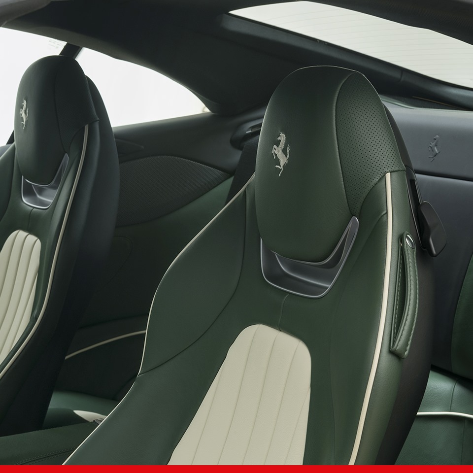 Ferrari Portofino lạ mắt trong 'bộ cánh' siêu độc màu xanh sậm - 2 Ferrari Portofino lạ mắt trong 'bộ cánh' siêu độc màu xanh sậm - 2