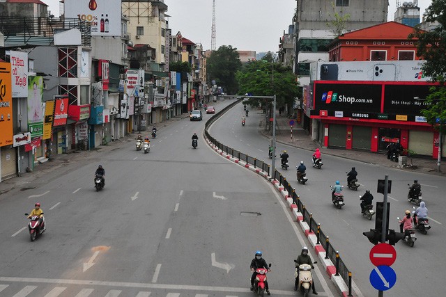 Các điểm nóng ùn tắc của Hà Nội trong ngày đầu tiên thực hiện cách ly toàn xã hội ra sao? - 4 Các điểm nóng ùn tắc của Hà Nội trong ngày đầu tiên thực hiện cách ly toàn xã hội ra sao? - 4