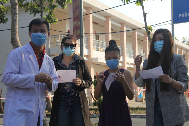 Thêm 3 bệnh nhân Covid-19 ở TP.HCM xuất viện Thêm 3 bệnh nhân Covid-19 ở TP.HCM xuất viện