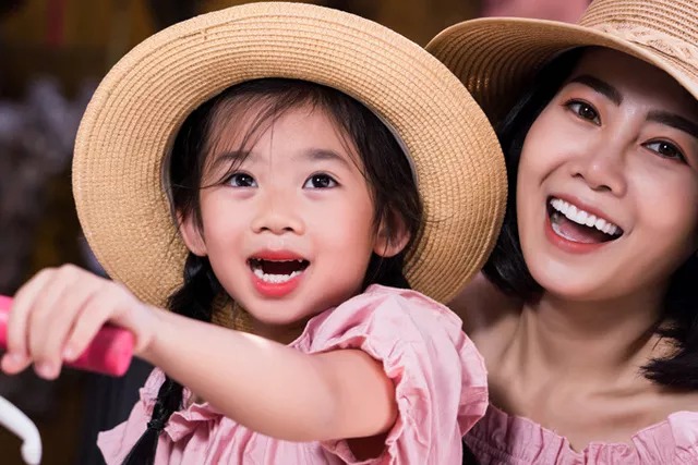 Quyền nuôi con gái Mai Phương: Hàng loạt nghệ sĩ thân thiết với Mai Phương lên tiếng tiết lộ góc khuất phía sau mối quan hệ giữa bà ngoại và bé Lavie Quyền nuôi con gái Mai Phương: Hàng loạt nghệ sĩ thân thiết với Mai Phương lên tiếng tiết lộ góc khuất phía sau mối quan hệ giữa bà ngoại và bé Lavie